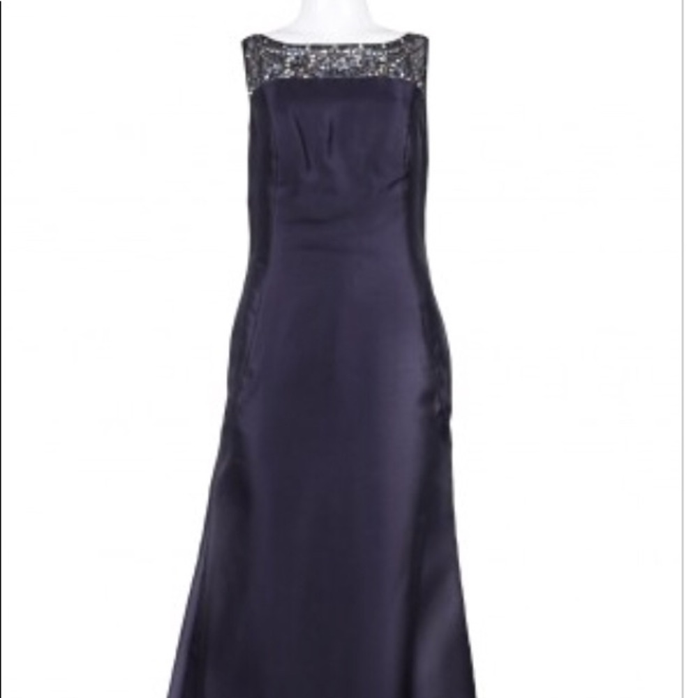 Sleeveless Evening Satin dress never warn